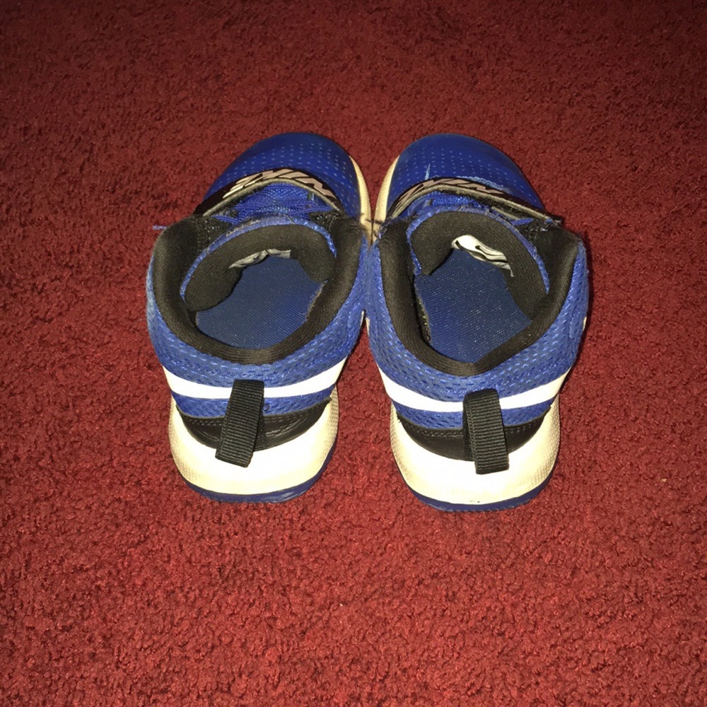 Shoe - Picture 2 of 3
